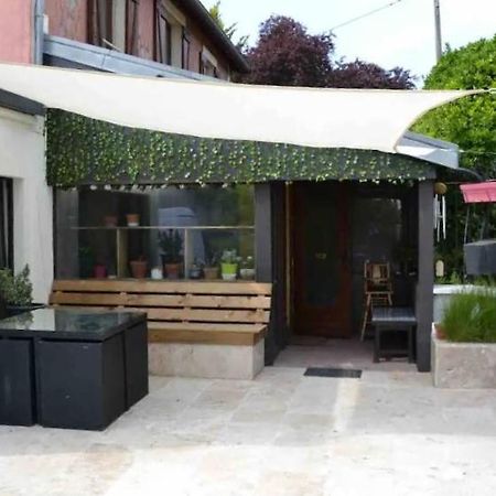 Leleka Hostel Esbly Kültér fotó